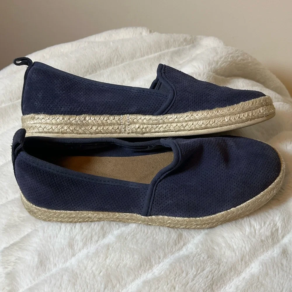 Clarks 8M Suede Dark Blue Espadrille Perforated Comfy Fall Teacher Work Shoes